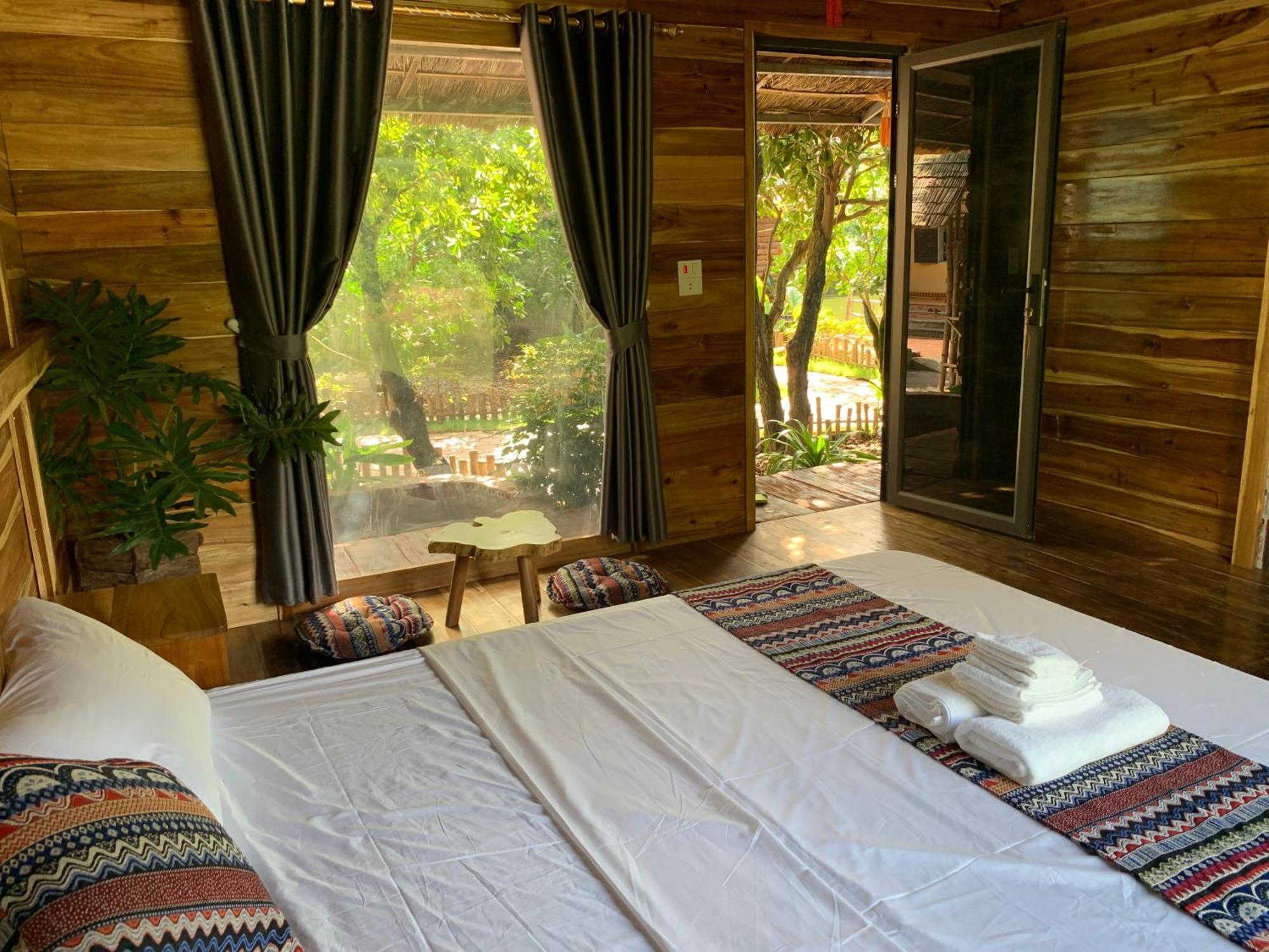 Peaceful Refuge Homestay ニンビン エクステリア 写真